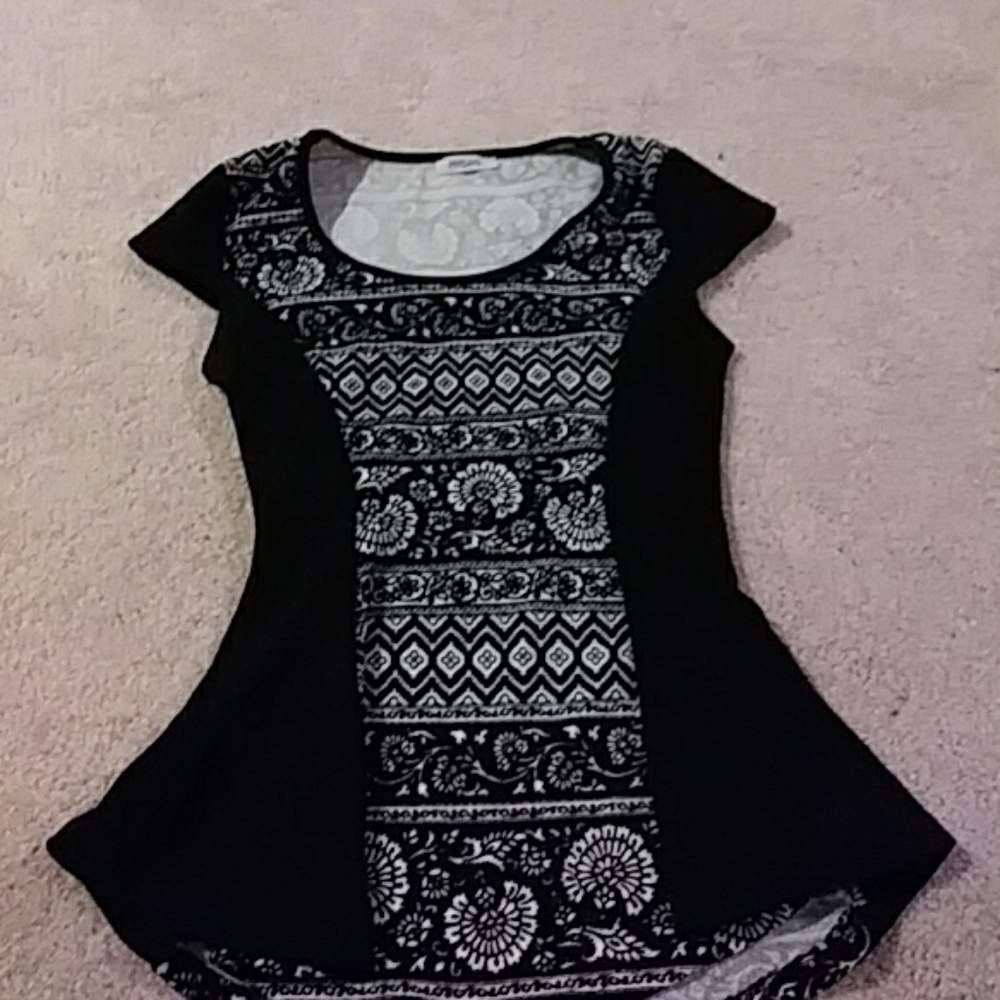 Patterned fit and flare blouse